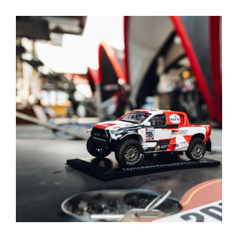Toyota Gazoo Racing model 1/24 DAKAR Hilux T1+